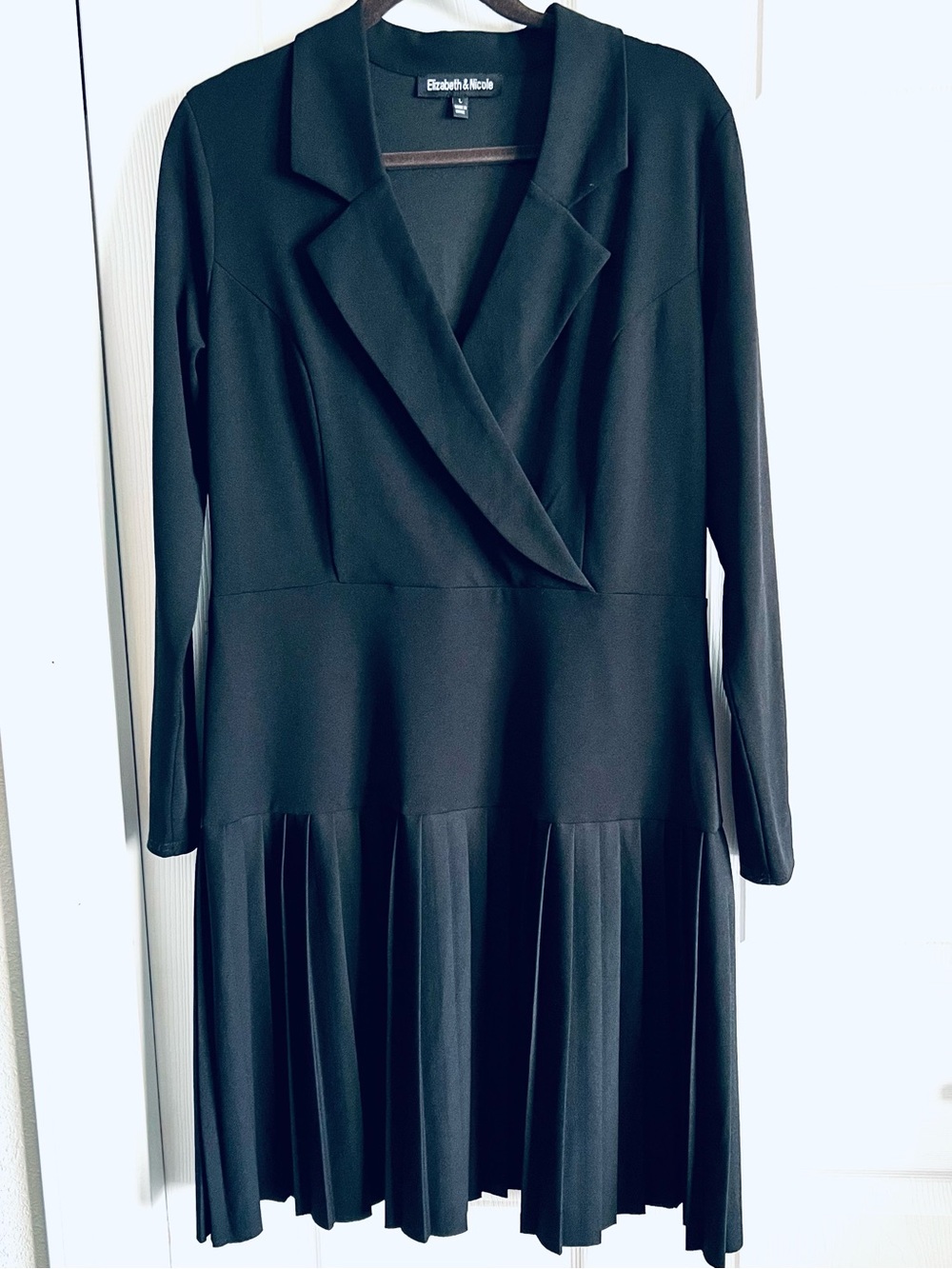 Elizabeth & Nicole Sz L  VTG Black Long-Sleeve Pleated Midi Dress Polyester
